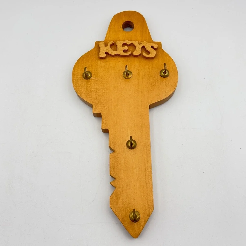 Vintage Wooden Key Shaped Wall Mounted Key Holder 5 Hook Honey Brown Retro Decor